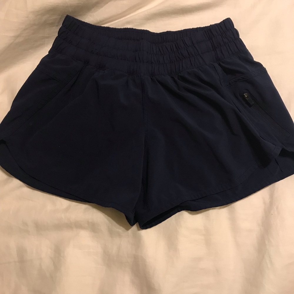 Lululemon tracker shorts. Size 6. Navy.